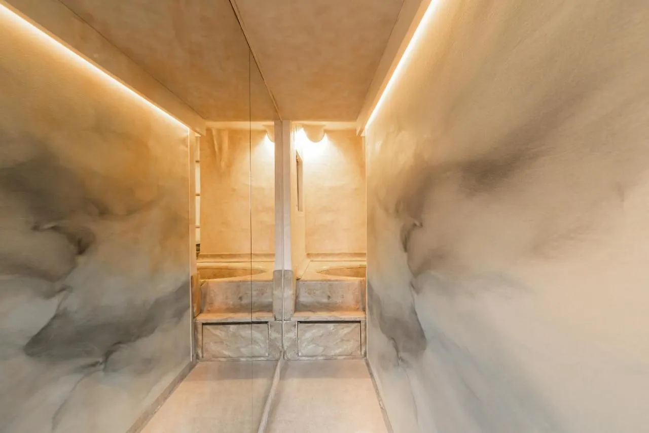 The Spanish Steps Extravaganza Rome Apartment